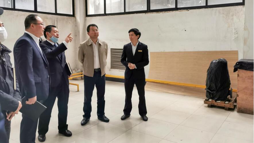 集团党委书记、董事长任丁会见川酒集团董事长曹勇一行