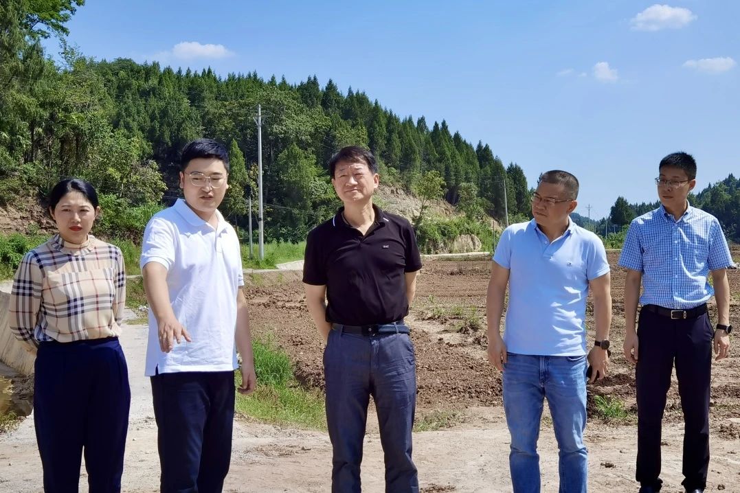 省尊龙凯时集团党委书记、董事长任丁率队赴巴中南充两地开展帮扶工作